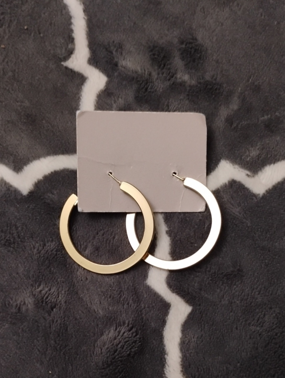 Hoop Earrings - Sleek Women's Jewelry